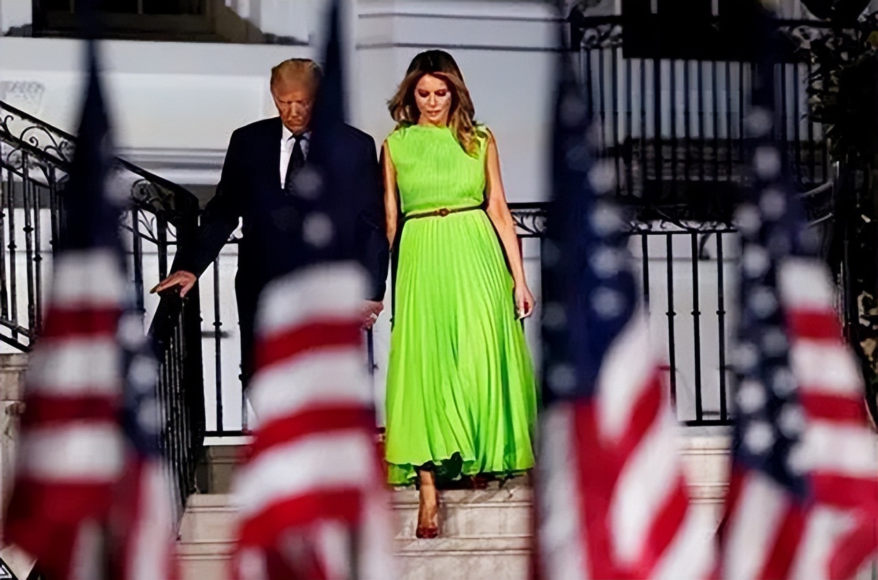 马克龙娶了24岁的老婆,马克龙娶了比自己大24岁的老师