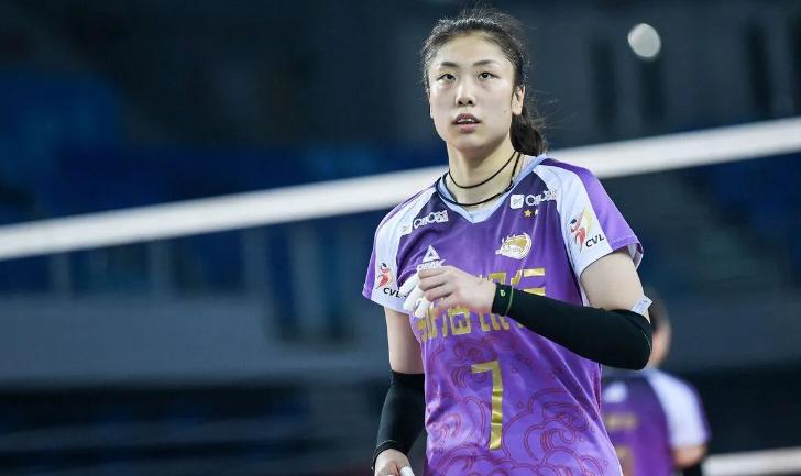 天津女排官宣新的主力副攻,女排18岁新星接应