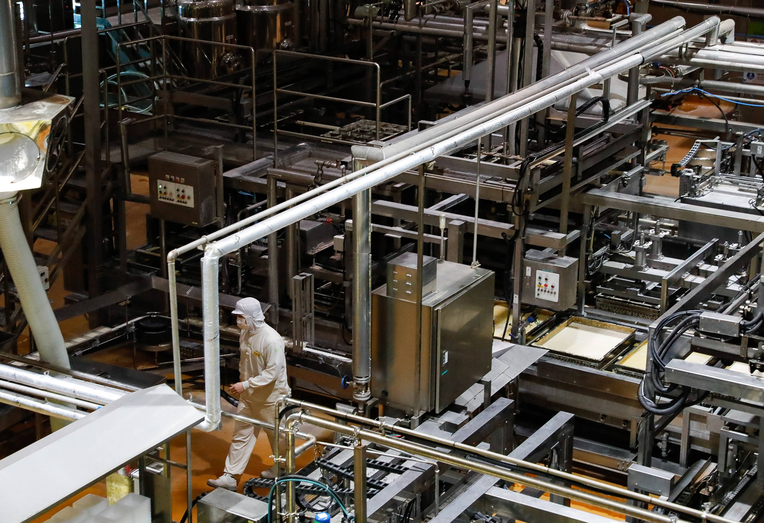 一个中国人在俄罗斯挣了第一桶金，被当地各种势力做局，负债累累