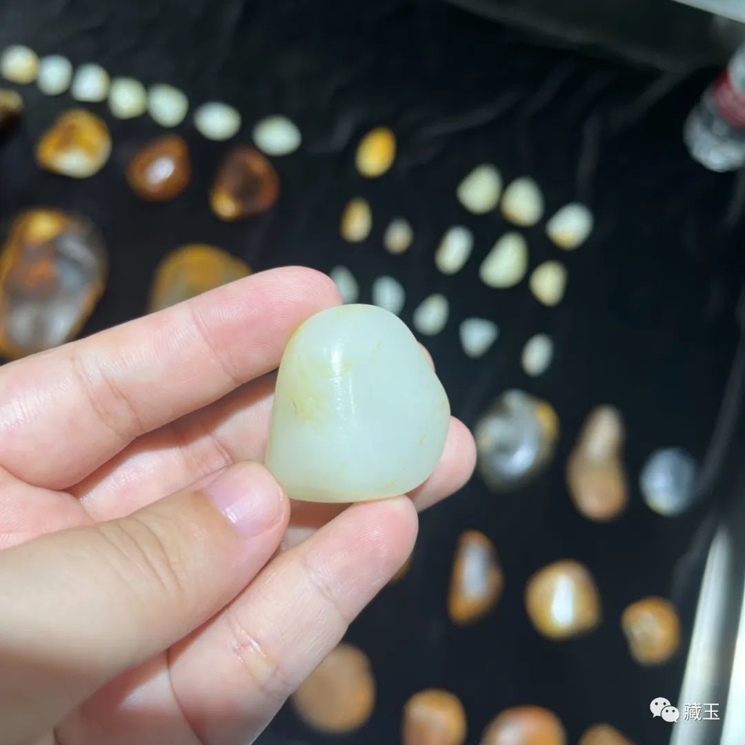 一条籽料圆珠手串价格,真的和田籽料手串值多少钱