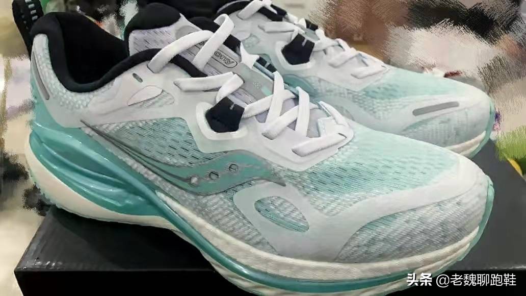 比较耐穿好看的慢跑鞋,穿一年的鞋推荐