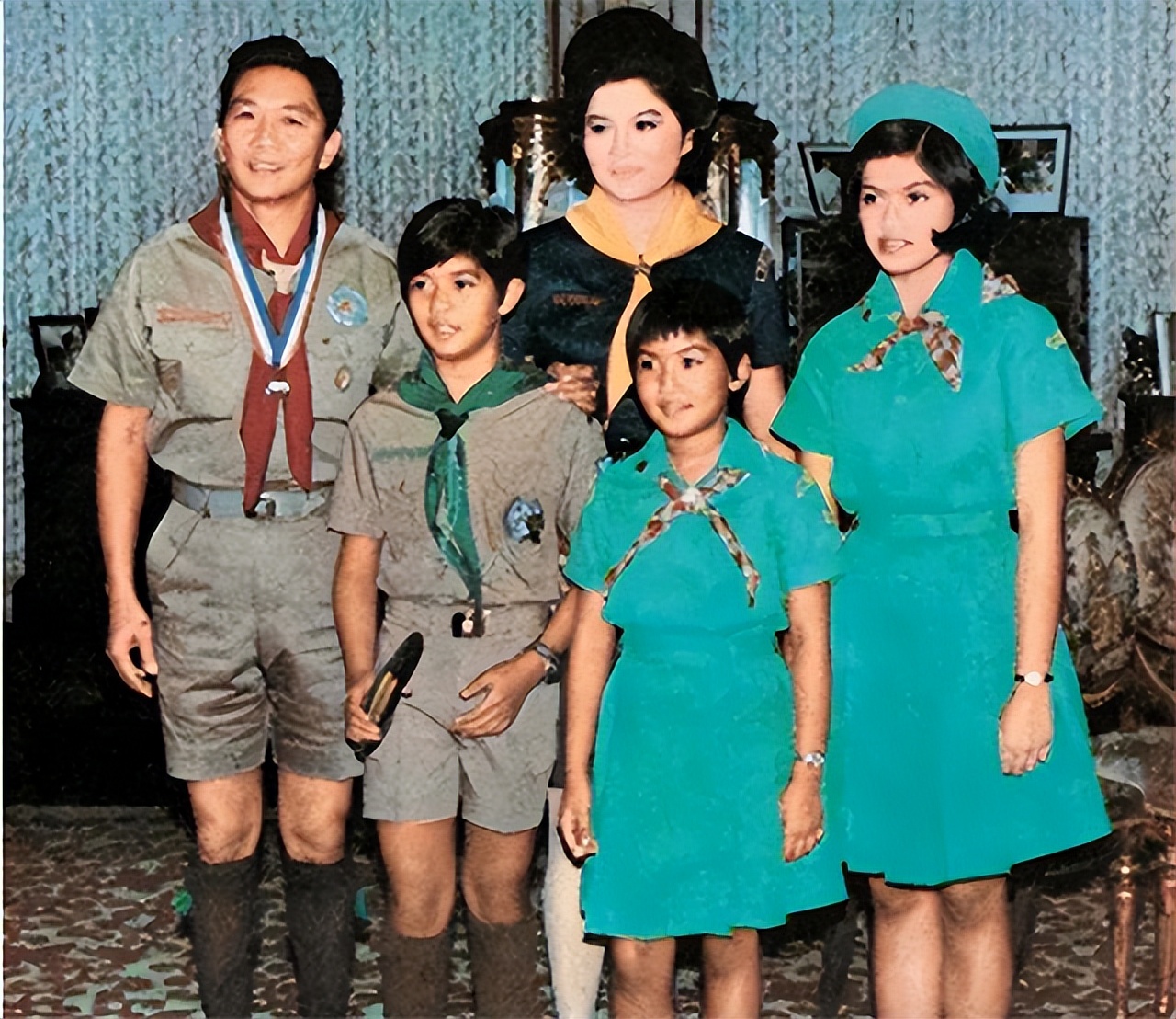 世界第一巨贪：家藏数吨黄金，拥有29架私人飞机，拖垮一国经济