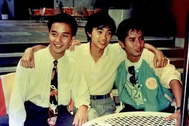 72岁谭咏麟吃早餐引争议,谭咏麟原配莎莉正式剃度出家了