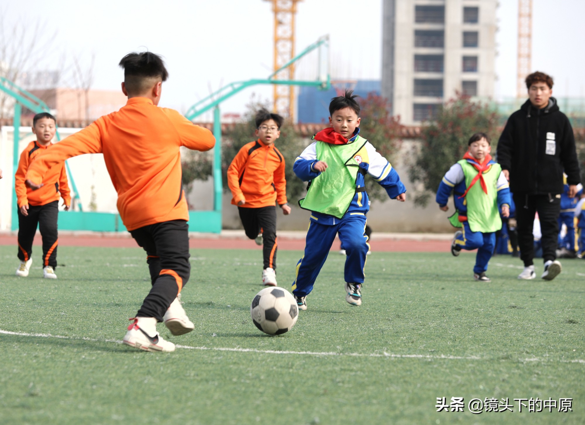 平顶山学府路小学足球比赛,中德生态园小学校长杯足球赛