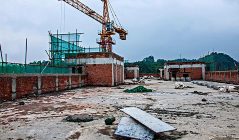 某地女子工地干活撞见男子撒尿，日思夜想成病，竟报警让对方负责