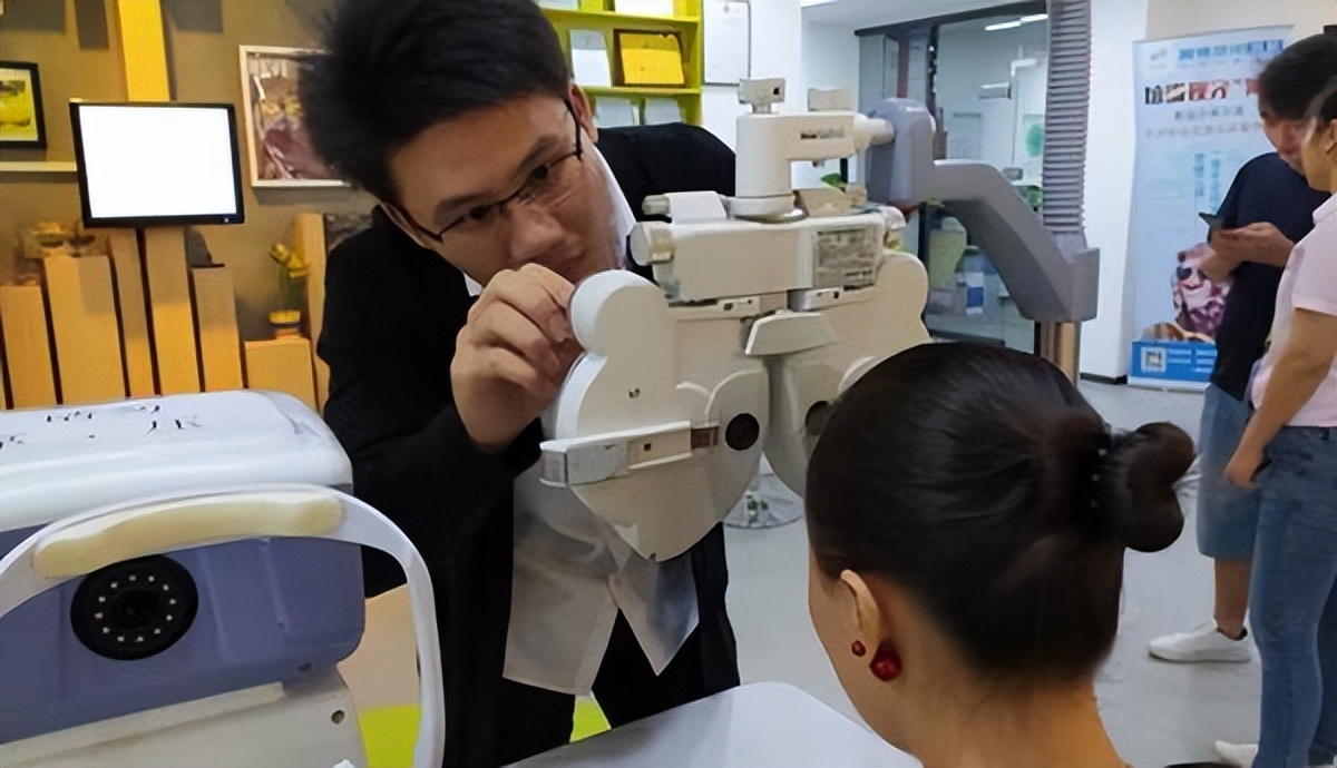 眼镜行业的配镜潜规则,眼镜行业暴利么