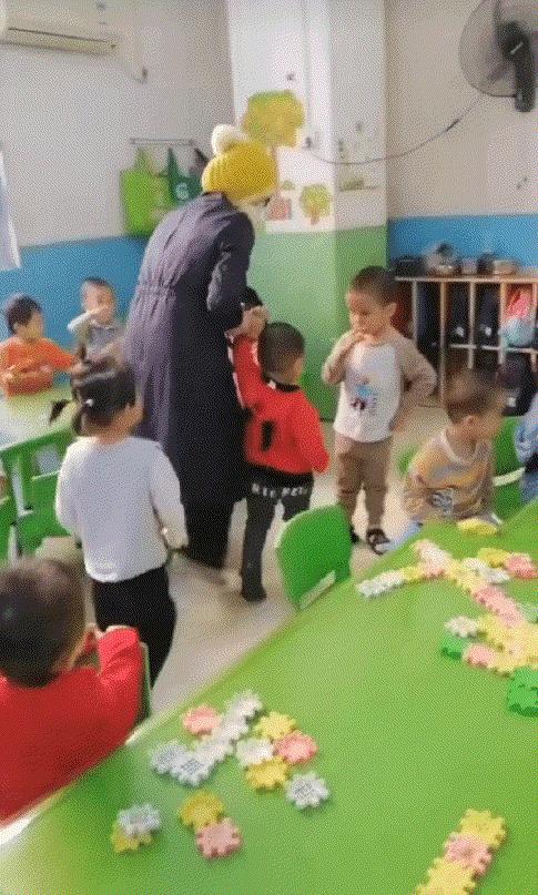 如何教育3岁孩子防备陌生人,幼儿园教孩子防陌生人