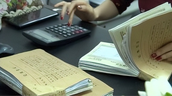 江苏女子收养子转账1530万,江苏女子车库收养16岁孩子