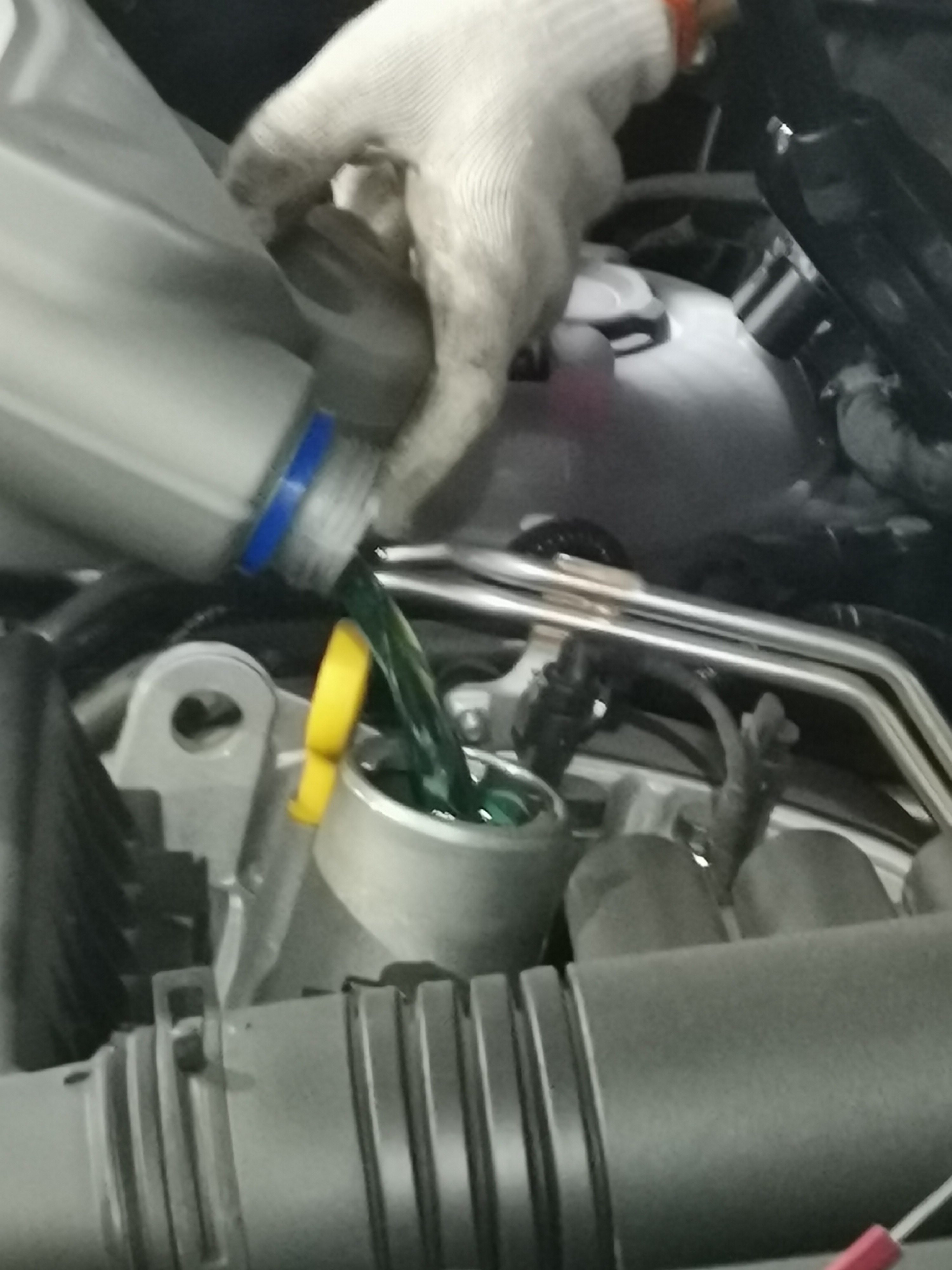 插电式混合动力保养费用,说说插电式混合动力汽车的好处