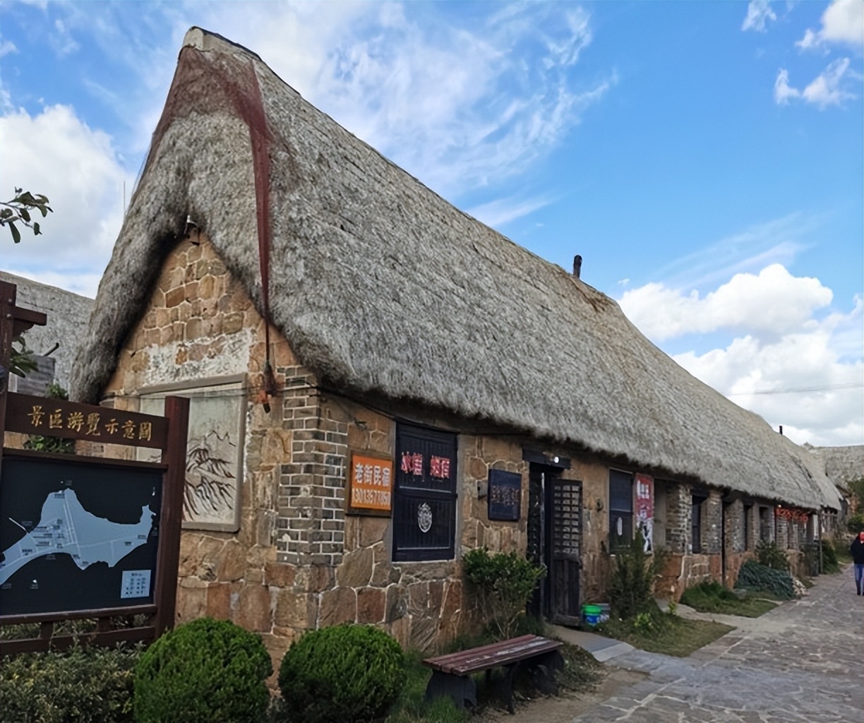 胶东海草房简介,胶东原始的海草房