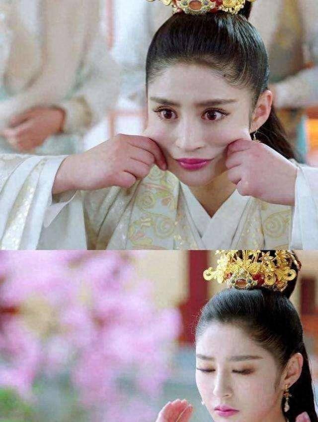 “小丑手”太减分了，这8位女星个个貌美如花，却被手拖后腿