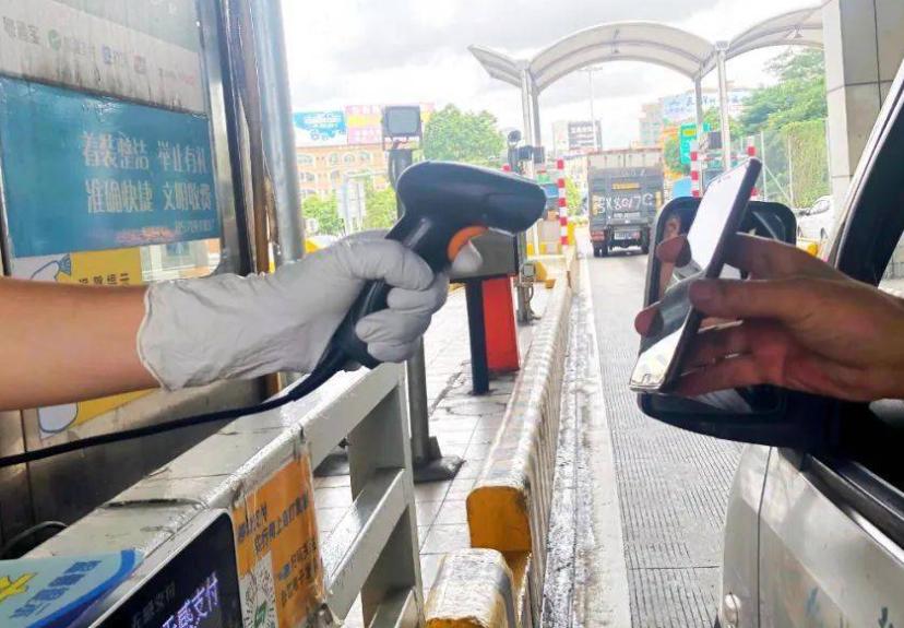 司机拉绿通过收费站后续,货车拉西瓜过绿通