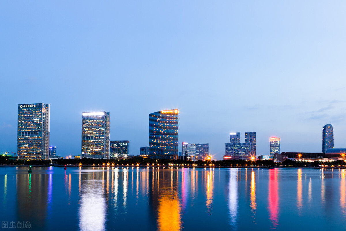 郭进拴｜大美的湖畔明珠