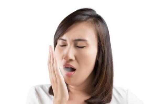 躺下睡觉嘴巴发干,一睡觉就舌苔发白嘴巴发干