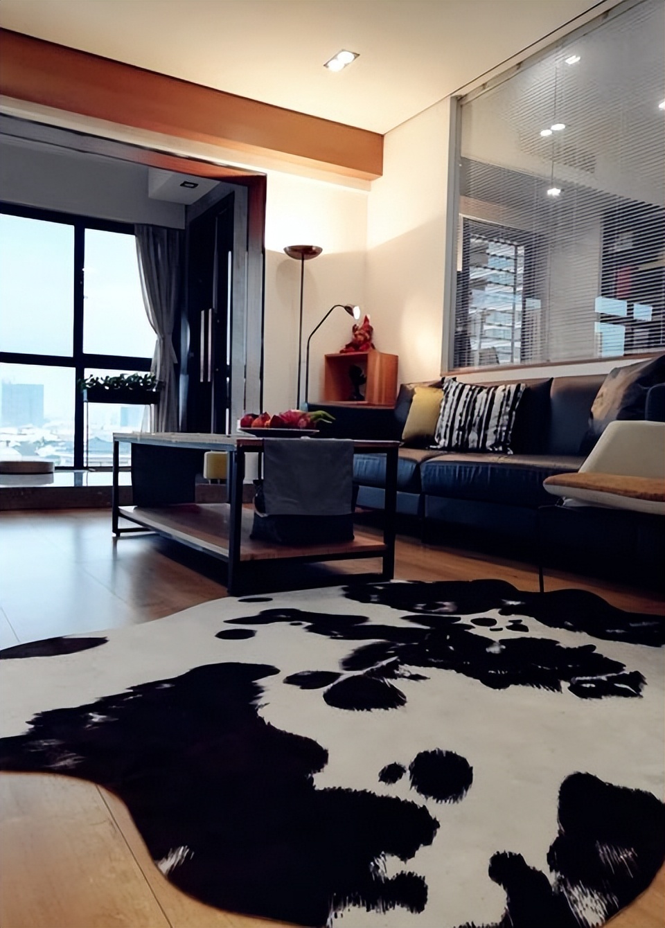 把窗户拆了变成阳台效果图,客厅阳台改造窗户