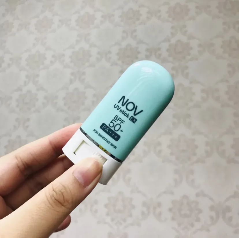 突袭明星翻包,女明星突袭各种现场