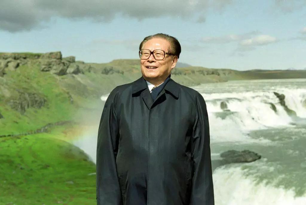 克林顿回忆录：我和江*民泽**呆在一起的时候越长，我就越喜欢他