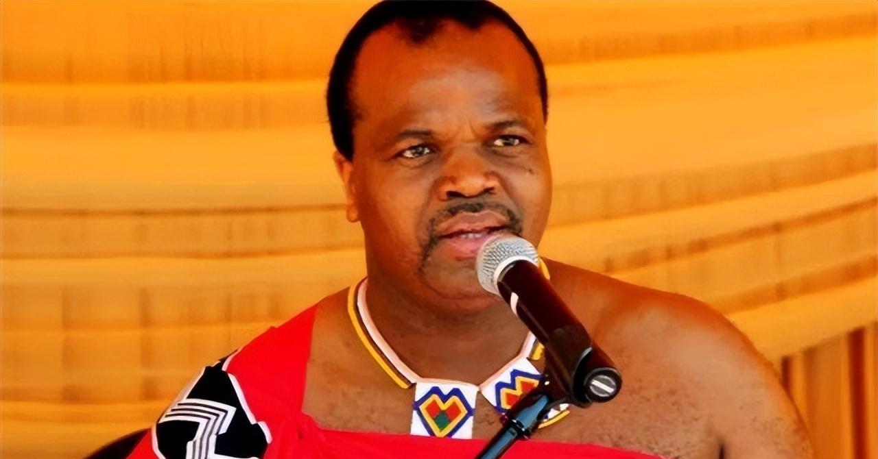 艾滋病在非洲小国肆虐，为了预防疾病，国王：女性全国不得穿裤子