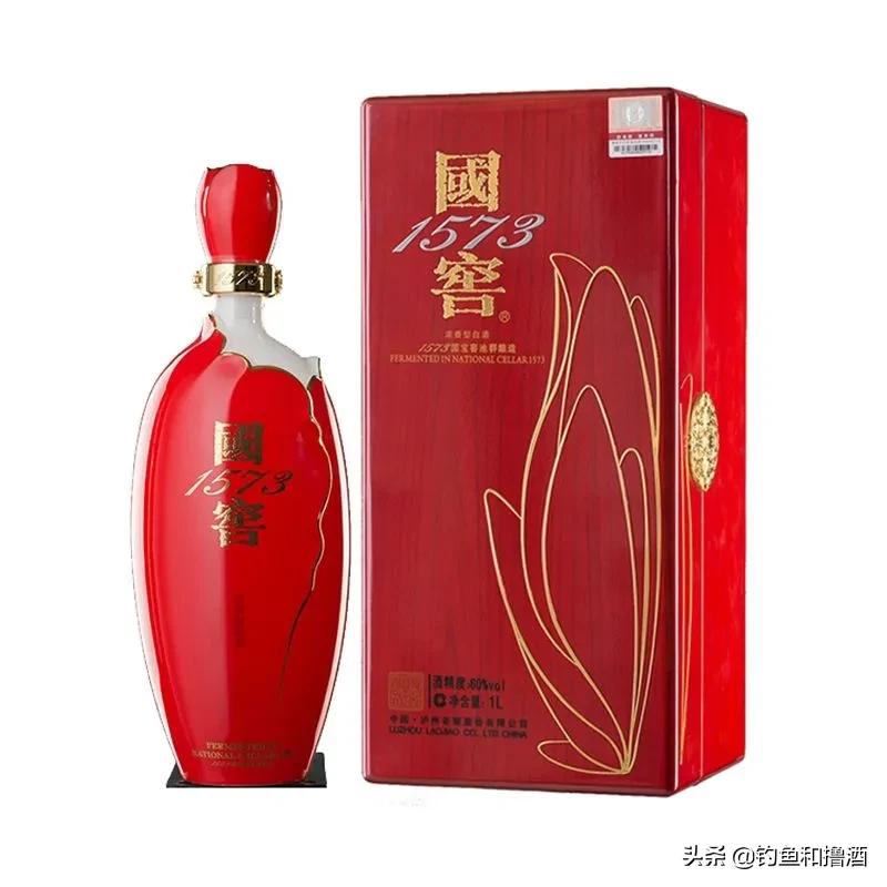 值得收藏摆柜的白酒推荐,值得收藏摆柜的大坛白酒