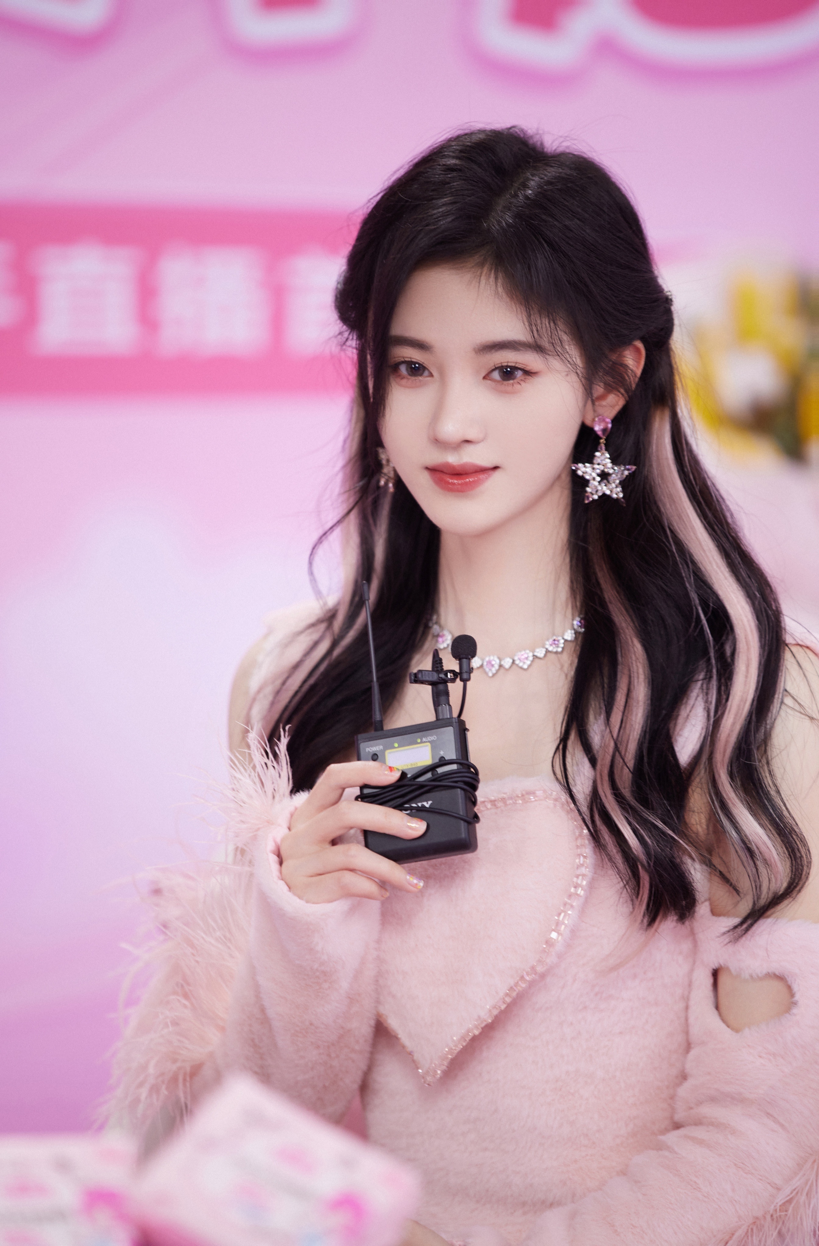 鞠婧祎身高165,身高159鞠婧祎