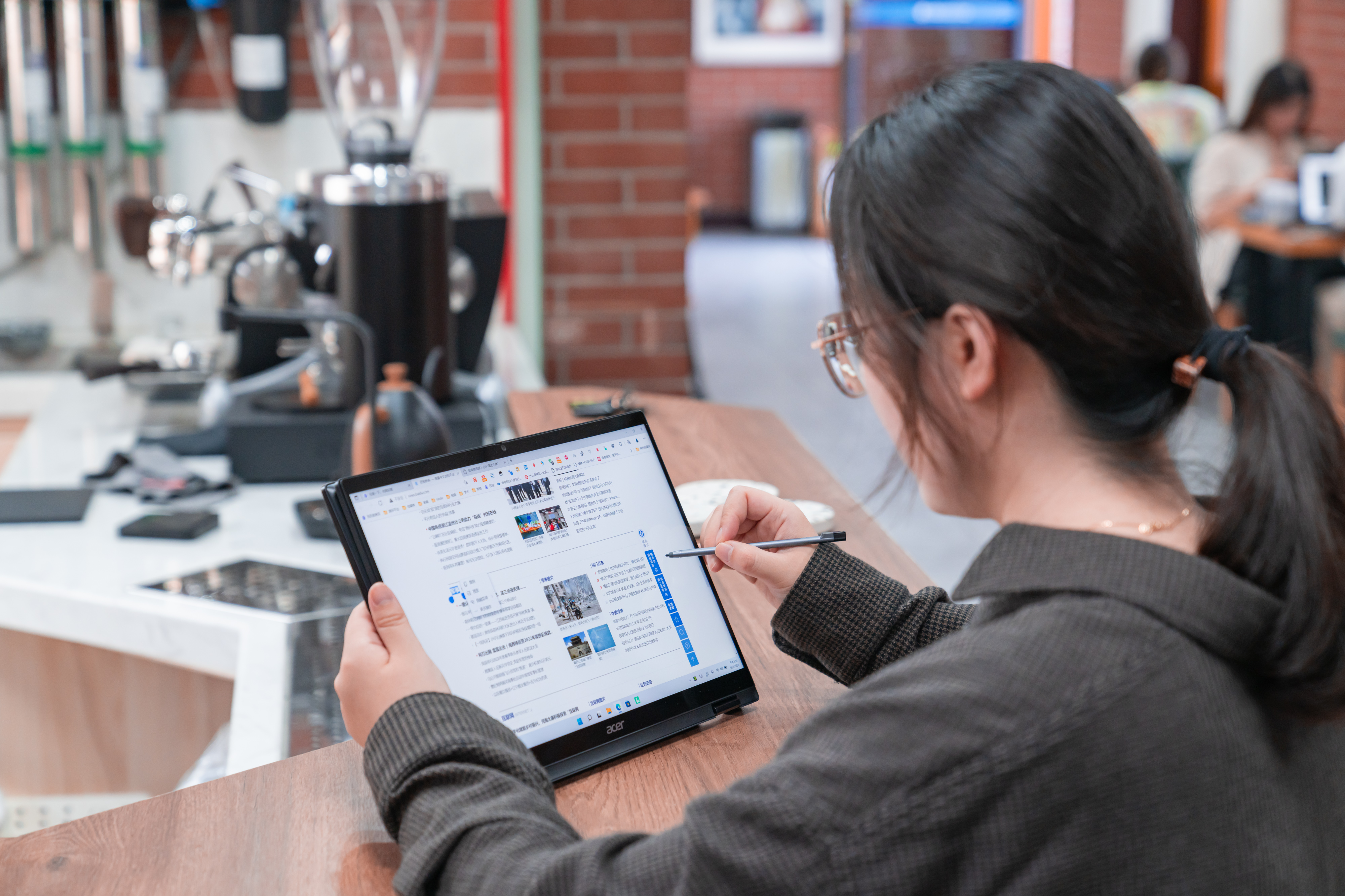 TravelMate航海家SpinP6：商务天赋点满，比老板更懂你的办公痛点