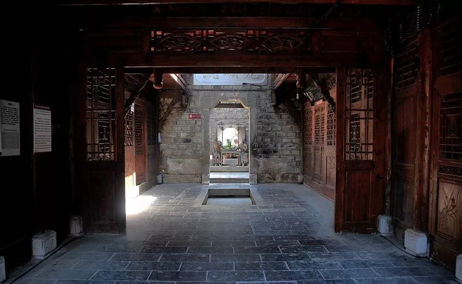 踏迹寻音:“东南佳山水武陵花雨深”的重庆黔江