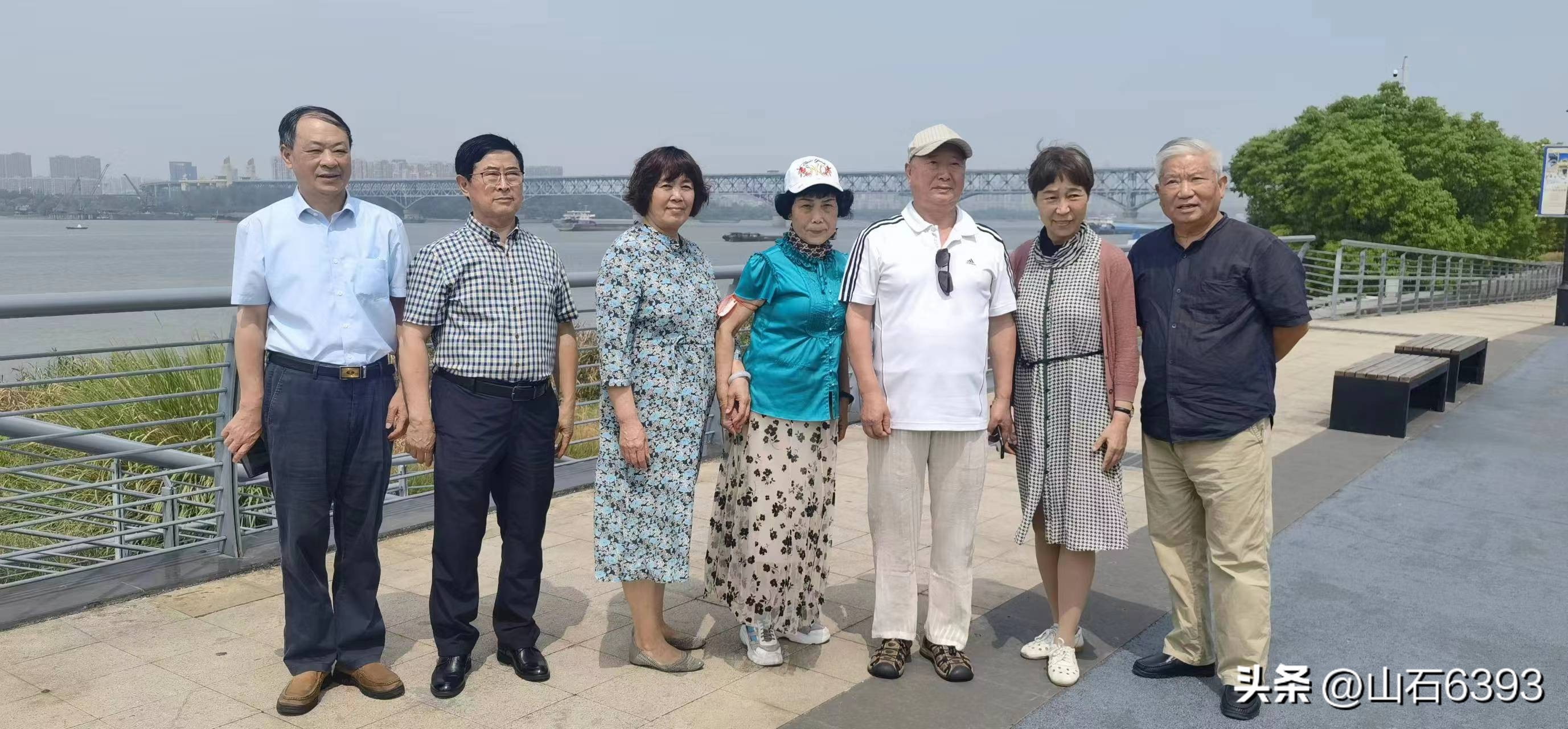 「战友美文」于天松政委豪情抒怀：《我站在长江头》（诗）