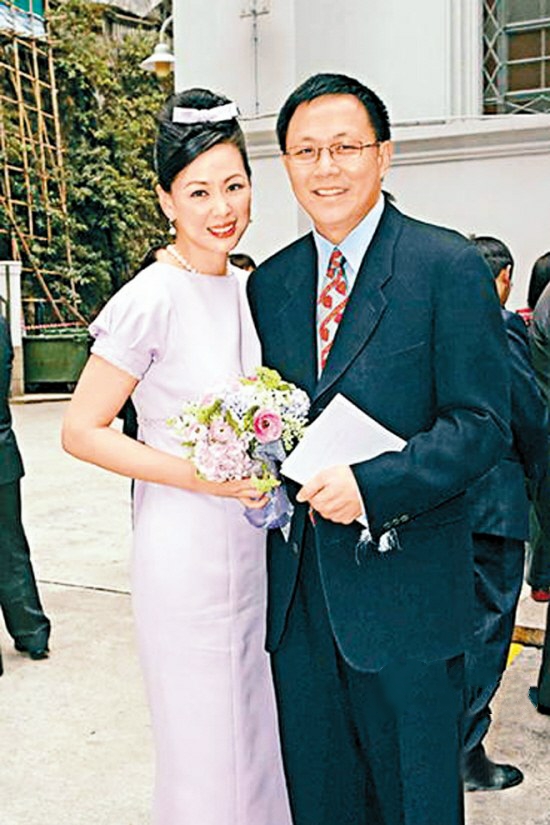 王馨平父亲及母亲,王馨平和她爸爸的视频