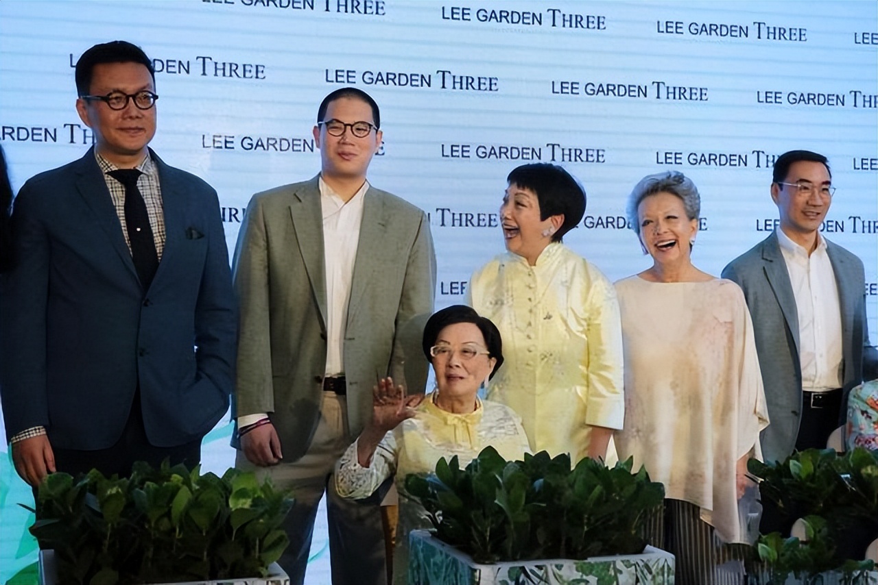 她是香港铜锣湾“主人”，一年光租金就25亿，家族是TVB前东家