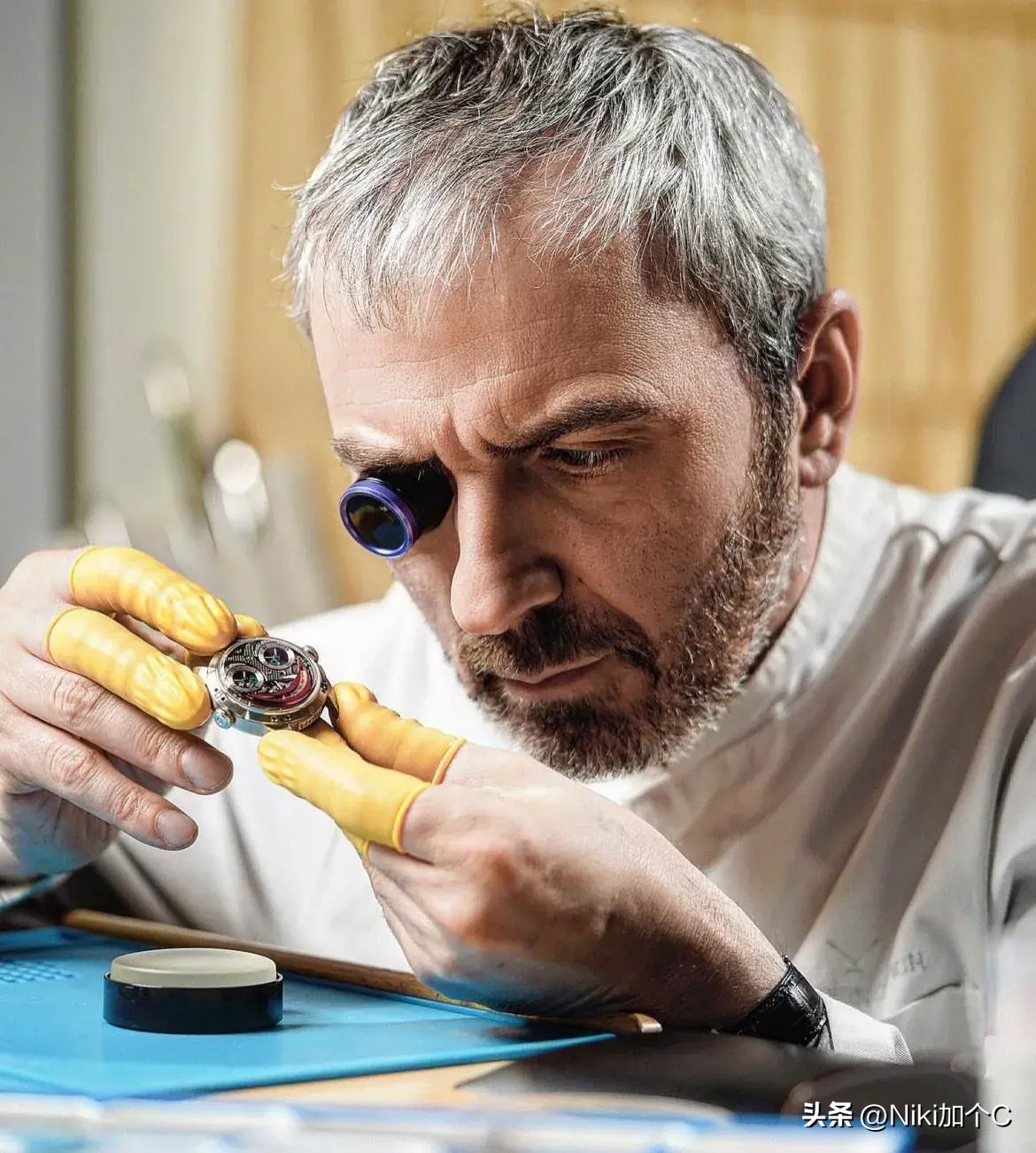 制表师康斯坦丁,康斯坦丁独立制表