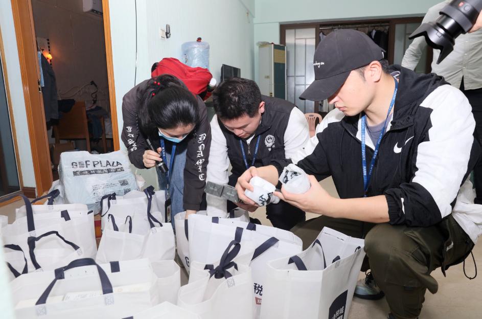 海南离岛免税系列走私案,海南犯罪团伙涉及走私免税商品案