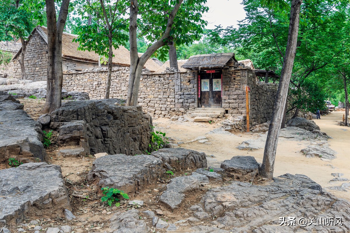 农村盖房什么是东不朝前西不朝后,农村房屋门朝东南好不好