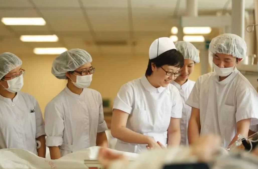 护理专业怎样才能成为铁饭碗,护理专业的最终出路