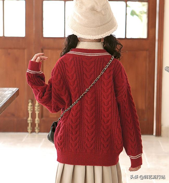 今年女童装最流行毛衣的款式,童装男童针织衫毛衣间色款