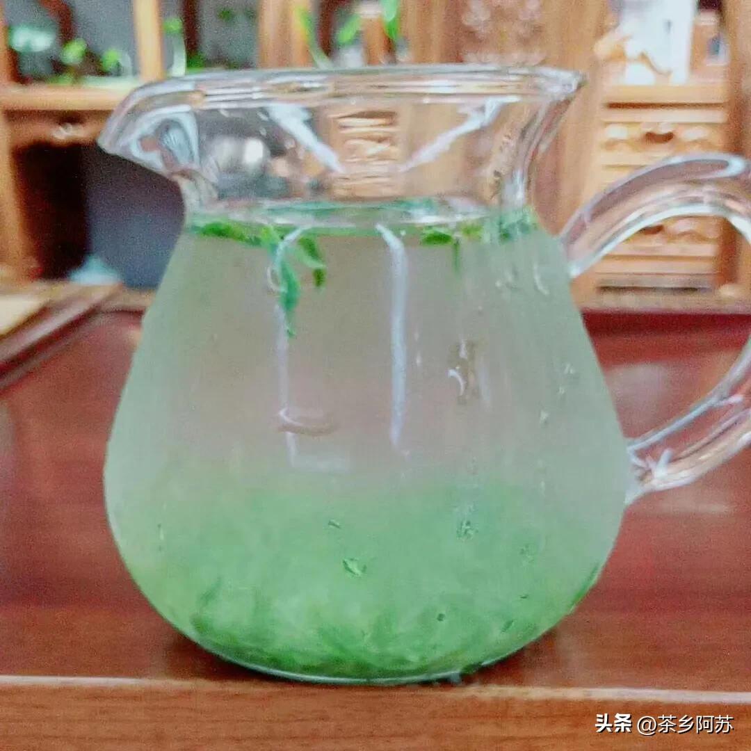 热茶和冷泡茶,夏天出汗多喝什么养生茶最好呢