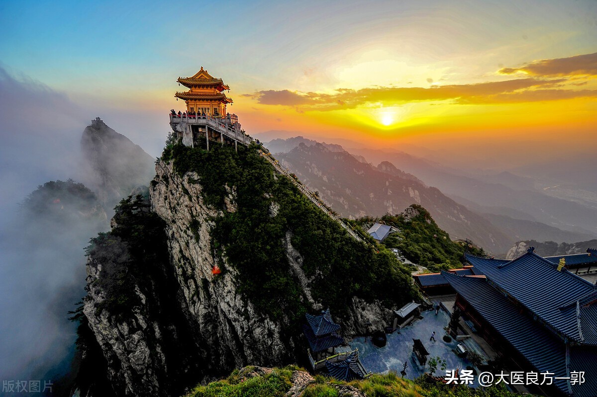 男人肝火旺盛湿气重按哪个穴位,老年男人湿气重与阳气是什么关系