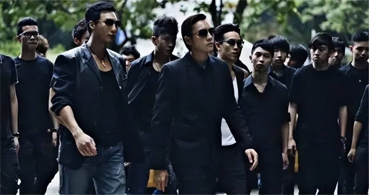 为何曾经香港黑帮势力猖獗?1997年香港回归祖国后,黑帮去哪了?