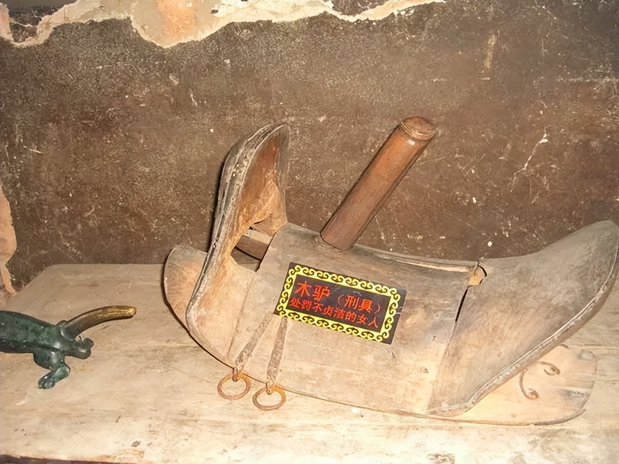 古代酷刑“铁莲花”，专门针对女性，女犯宁死也不愿意接受