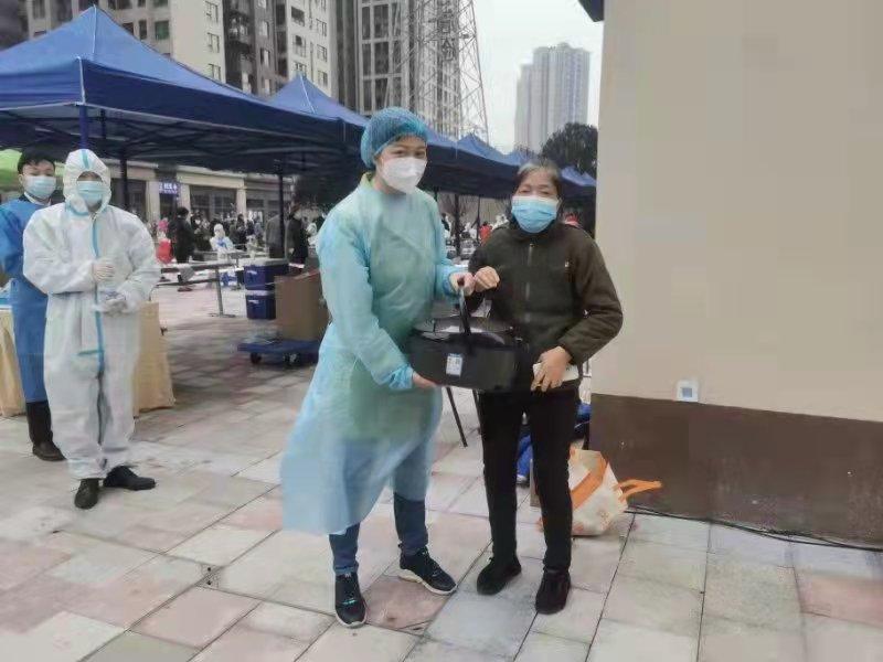 疫不容辞守防线,疫不容辞荔湾消防织牢硬核防控网