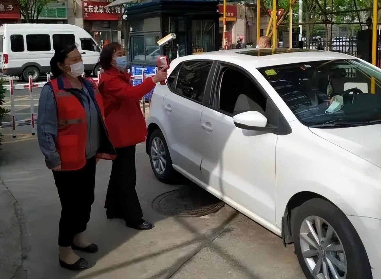 看！车谷这群不服老的战“疫”身影