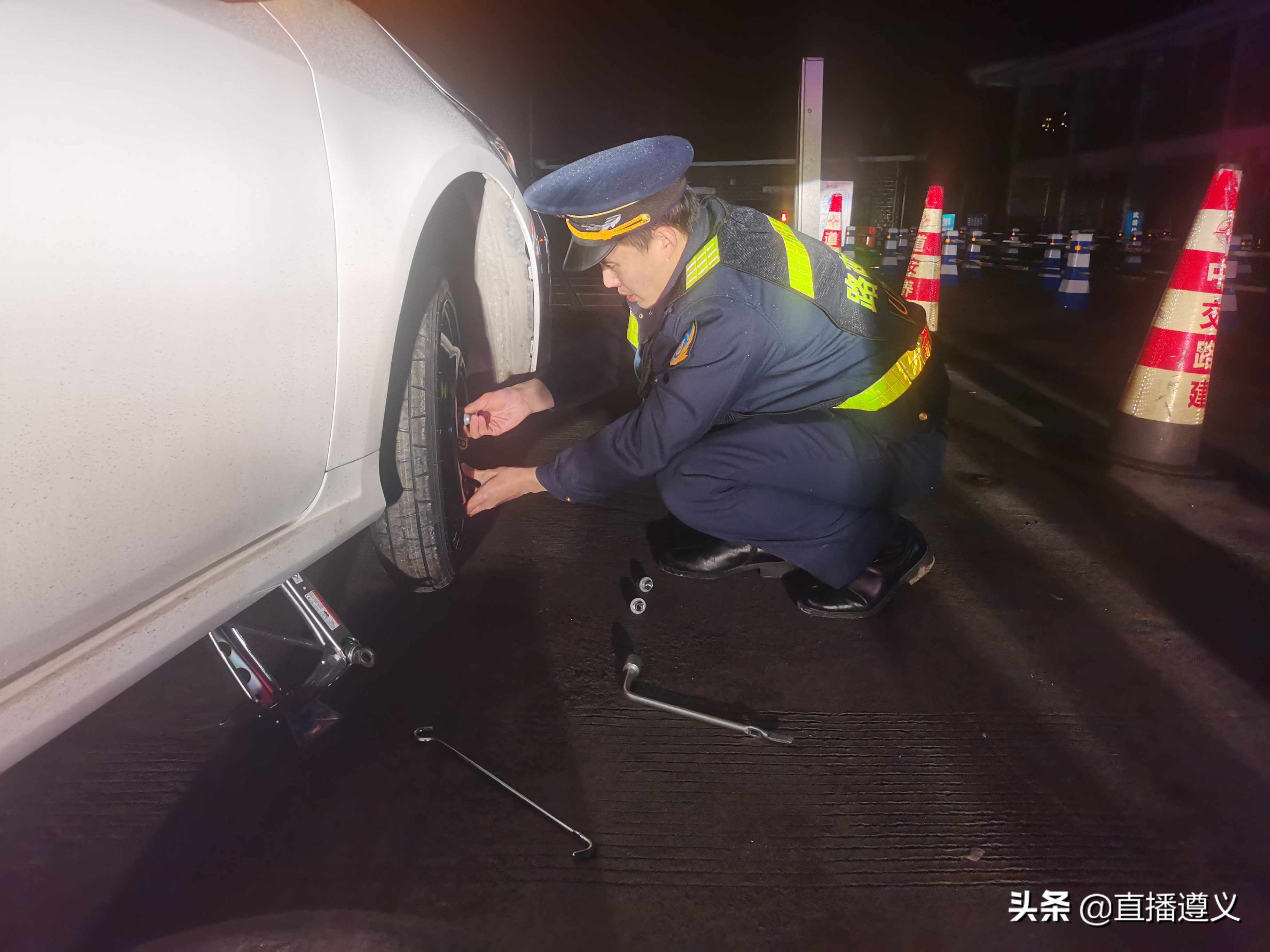 春节我在岗坚守是最长情的告白,春节我在岗我光荣