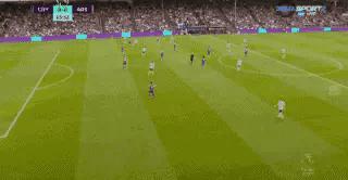 英超揭幕战阿森纳胜水晶宫,英超比赛马丁内斯和恩佐