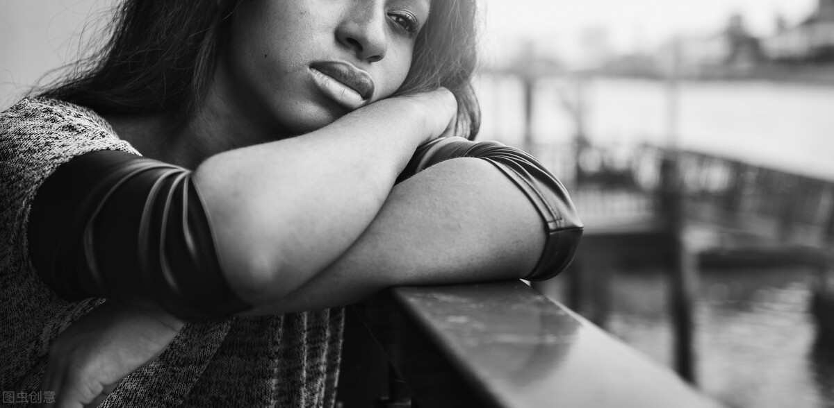 面对感情的痛苦该怎么办,在感情里受伤害很痛苦该怎么面对