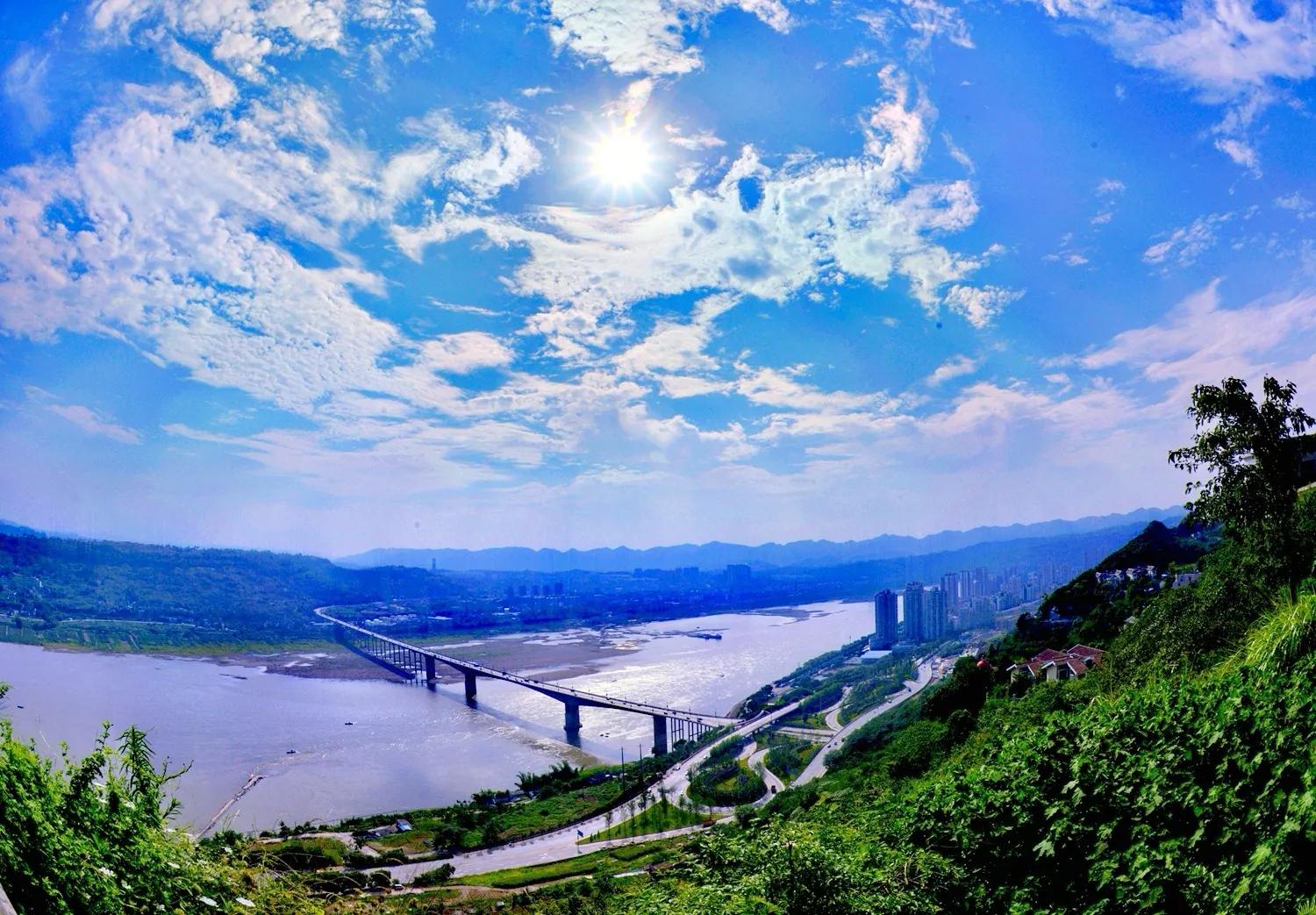 江津艾坪山公园,艾坪山公园和鼎山公园