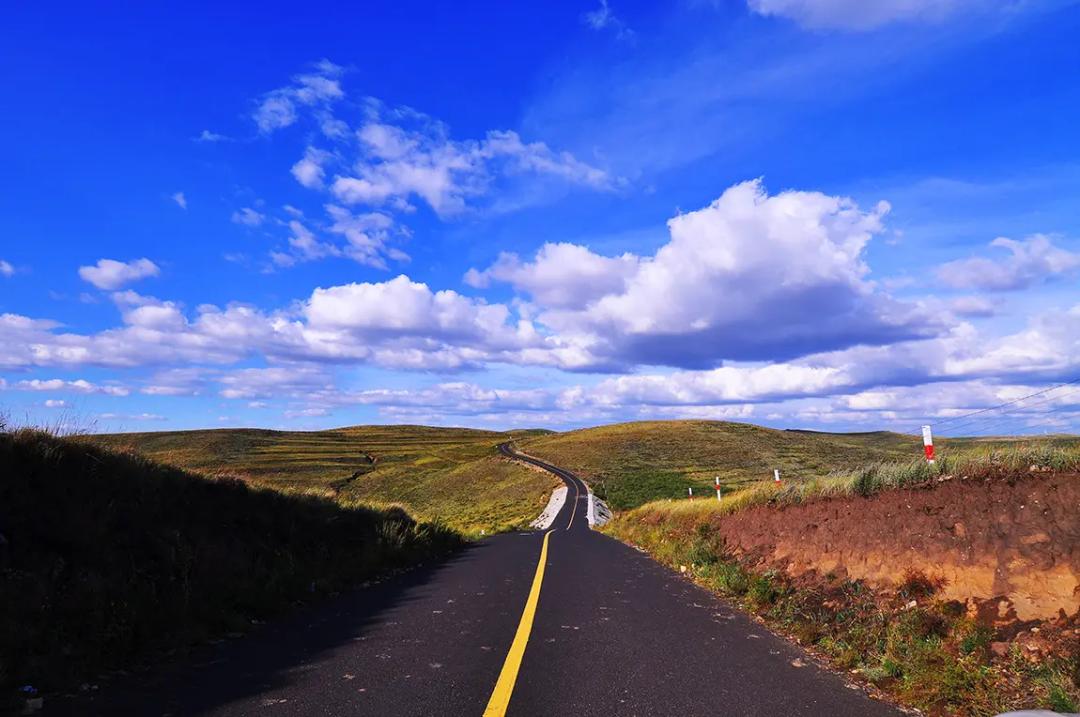 张北草原天路体验感,张北草原天路对比丰宁坝上草原