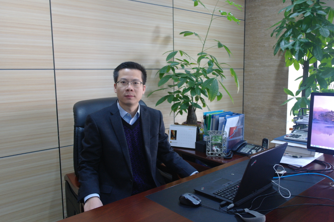 榛勫崕骞宠吹宸炴櫘瀹氫汉,榛勫崕骞宠懀浜嬮暱