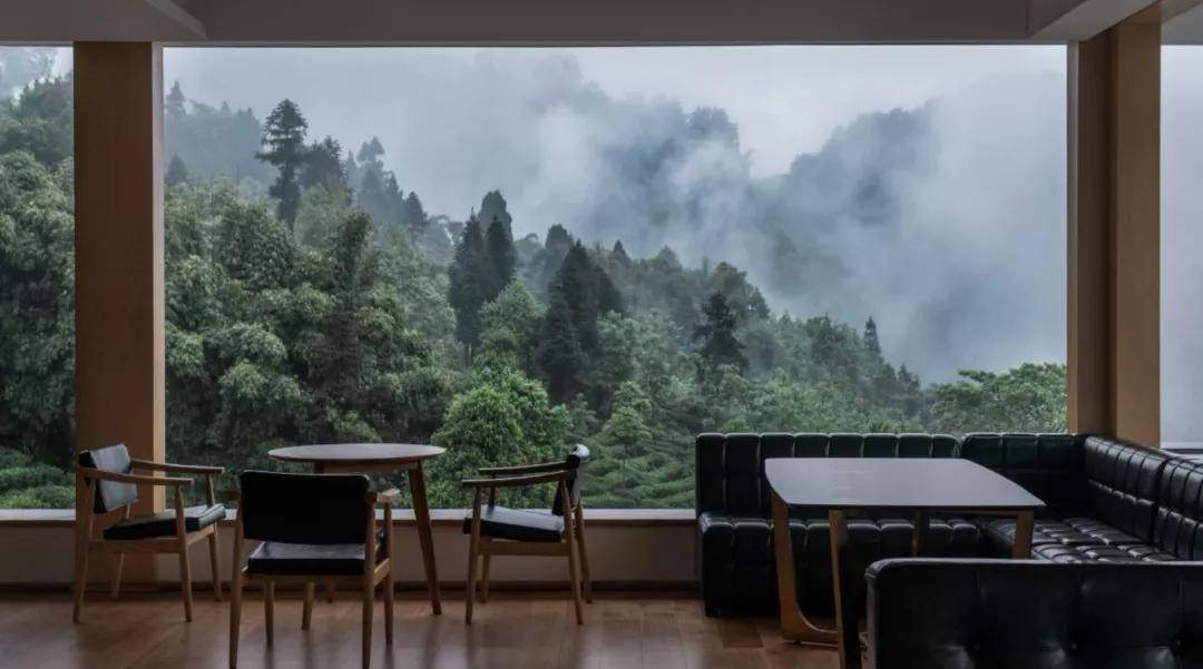 浣曞繀鍘昏繙鏂圭編鏅浘,浣曞繀鍘昏繙鏂圭編鏅湪韬梺