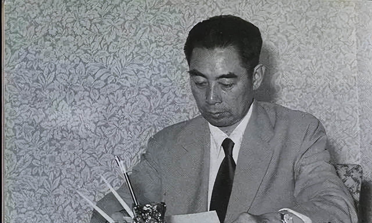 76年周总理去世，*剑英叶**拒绝致悼词：除毛主席论资历只有一人合适