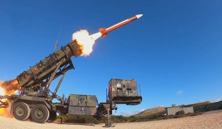 美国向乌克兰提供f16战斗机,乌防长为何放话要接收美f-16战机