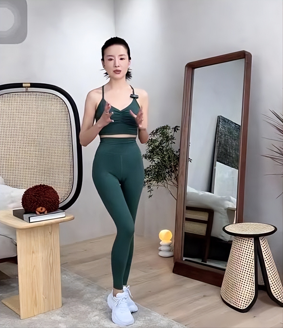 蒋欣与董洁,蒋欣瘦成杨幂